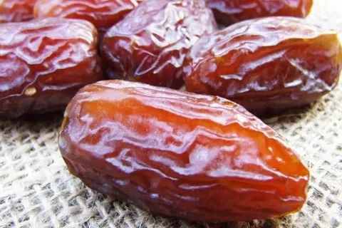 تصویر 2 از انواع خرما پیارم هرمزگان + انتخابی اقتصادی